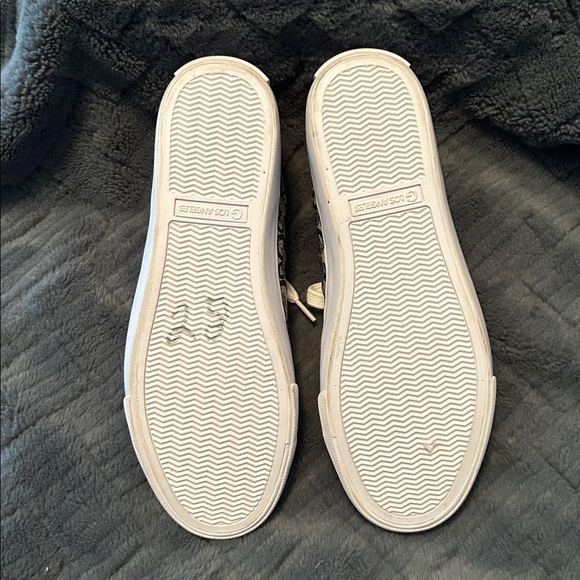 GBG Los Angeles Monogram Sneakers with Red and White Accents size 8 - Picture 5 of 7